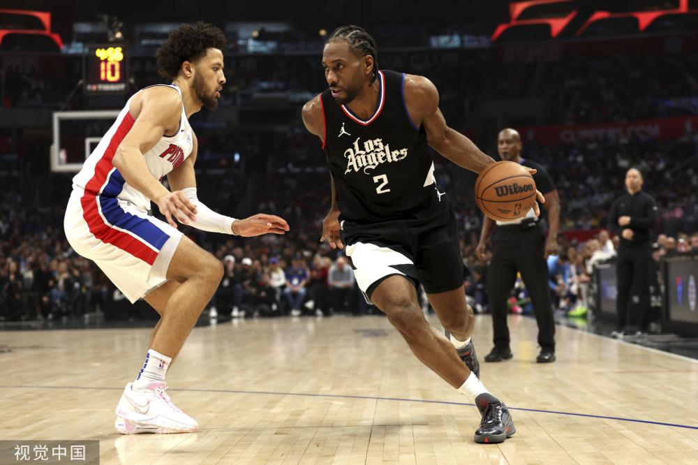 她以平稳的 她以平稳的