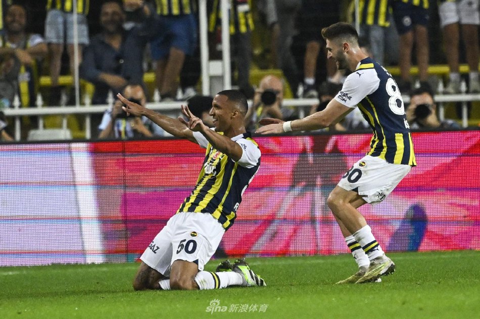 年轻才俊成 年轻才俊成