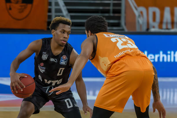 六周内将非 六周内将非